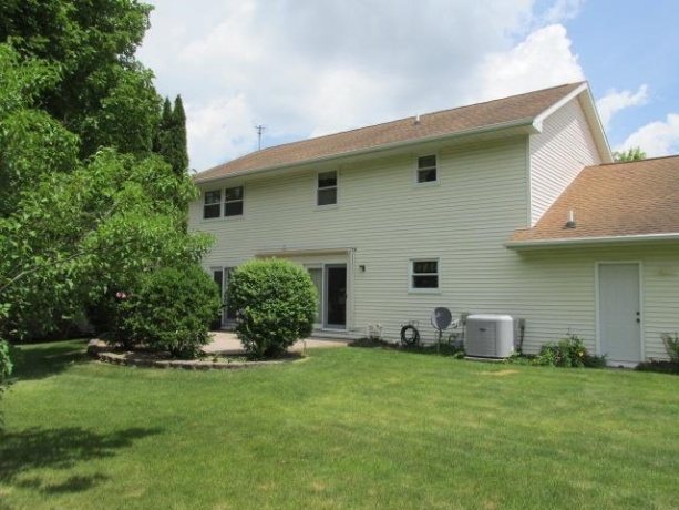 1052 Burke, FREEPORT, Illinois 61032, 4 Bedrooms Bedrooms, ,2 BathroomsBathrooms,House,For Sale,Burke,202603730