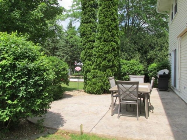 1052 Burke, FREEPORT, Illinois 61032, 4 Bedrooms Bedrooms, ,2 BathroomsBathrooms,House,For Sale,Burke,202603730