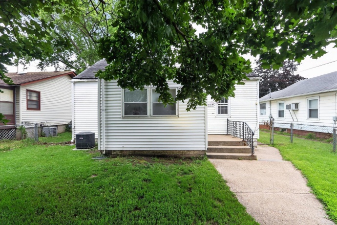 228 Riverside, LOVES PARK, Illinois 61111, 4 Bedrooms Bedrooms, ,1 BathroomBathrooms,House,For Sale,Riverside,202603862