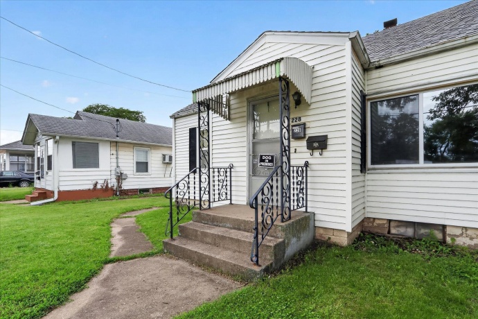 228 Riverside, LOVES PARK, Illinois 61111, 4 Bedrooms Bedrooms, ,1 BathroomBathrooms,House,For Sale,Riverside,202603862