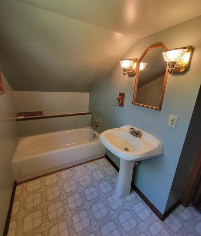 10124 US Rt 20, GARDEN PRAIRIE, Illinois 61038, 4 Bedrooms Bedrooms, ,3 BathroomsBathrooms,House,For Sale,US Rt 20,202603964