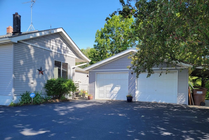 10124 US Rt 20, GARDEN PRAIRIE, Illinois 61038, 4 Bedrooms Bedrooms, ,3 BathroomsBathrooms,House,For Sale,US Rt 20,202603964