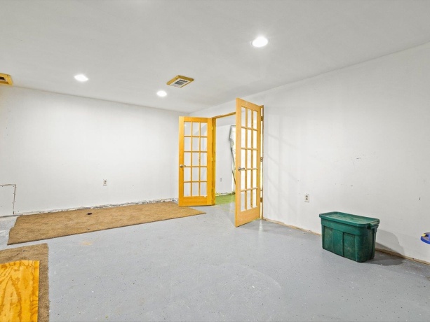 117 PEMBROKE RD SW, POPLAR GROVE, Illinois 61065, 3 Bedrooms Bedrooms, ,2 BathroomsBathrooms,House,For Sale,PEMBROKE RD SW,202603965