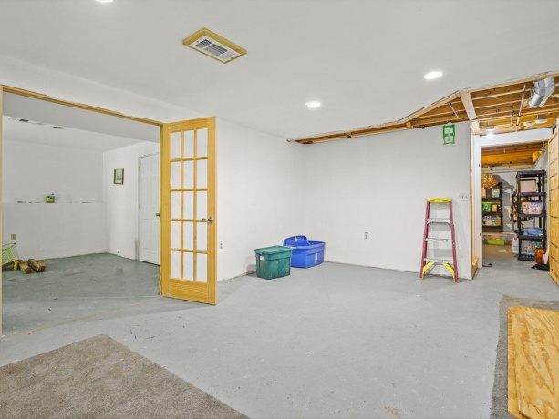 117 PEMBROKE RD SW, POPLAR GROVE, Illinois 61065, 3 Bedrooms Bedrooms, ,2 BathroomsBathrooms,House,For Sale,PEMBROKE RD SW,202603965