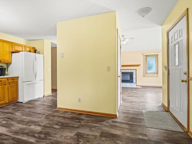 117 PEMBROKE RD SW, POPLAR GROVE, Illinois 61065, 3 Bedrooms Bedrooms, ,2 BathroomsBathrooms,House,For Sale,PEMBROKE RD SW,202603965