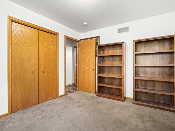 117 PEMBROKE RD SW, POPLAR GROVE, Illinois 61065, 3 Bedrooms Bedrooms, ,2 BathroomsBathrooms,House,For Sale,PEMBROKE RD SW,202603965