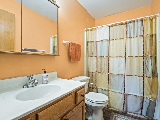 117 PEMBROKE RD SW, POPLAR GROVE, Illinois 61065, 3 Bedrooms Bedrooms, ,2 BathroomsBathrooms,House,For Sale,PEMBROKE RD SW,202603965