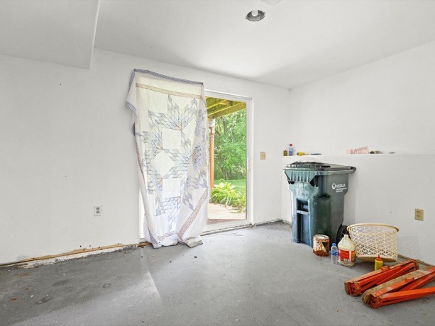 117 PEMBROKE RD SW, POPLAR GROVE, Illinois 61065, 3 Bedrooms Bedrooms, ,2 BathroomsBathrooms,House,For Sale,PEMBROKE RD SW,202603965