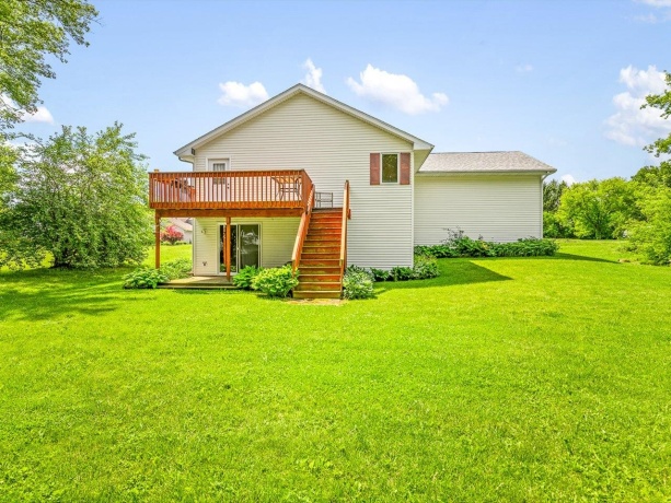 117 PEMBROKE RD SW, POPLAR GROVE, Illinois 61065, 3 Bedrooms Bedrooms, ,2 BathroomsBathrooms,House,For Sale,PEMBROKE RD SW,202603965
