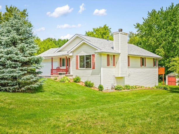 117 PEMBROKE RD SW, POPLAR GROVE, Illinois 61065, 3 Bedrooms Bedrooms, ,2 BathroomsBathrooms,House,For Sale,PEMBROKE RD SW,202603965