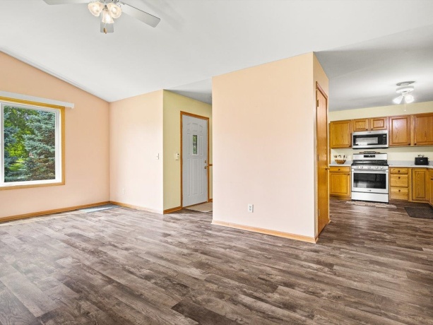 117 PEMBROKE RD SW, POPLAR GROVE, Illinois 61065, 3 Bedrooms Bedrooms, ,2 BathroomsBathrooms,House,For Sale,PEMBROKE RD SW,202603965