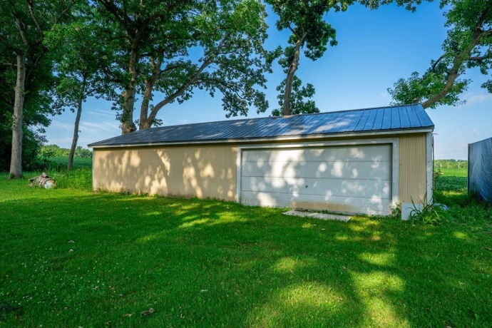 15631 IL RTE 72, DAVIS JUNCTION, Illinois 61020, 4 Bedrooms Bedrooms, ,1 BathroomBathrooms,House,For Sale,IL RTE 72,202603967