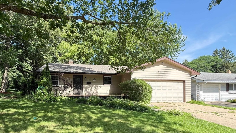 421 Warren, ROCKFORD, Illinois 61107, 4 Bedrooms Bedrooms, ,2 BathroomsBathrooms,House,For Sale,Warren,202603968