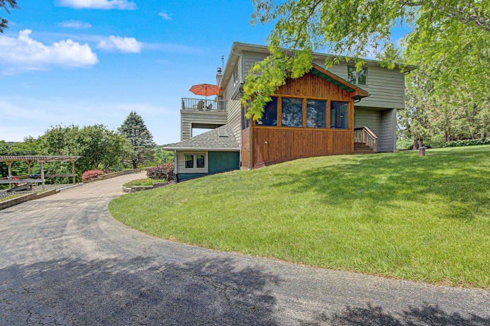 10 Snipe Hollow, ELIZABETH, Illinois 61028, 3 Bedrooms Bedrooms, ,2 BathroomsBathrooms,House,For Sale,Snipe Hollow,202603974