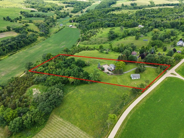 10 Snipe Hollow, ELIZABETH, Illinois 61028, 3 Bedrooms Bedrooms, ,2 BathroomsBathrooms,House,For Sale,Snipe Hollow,202603974