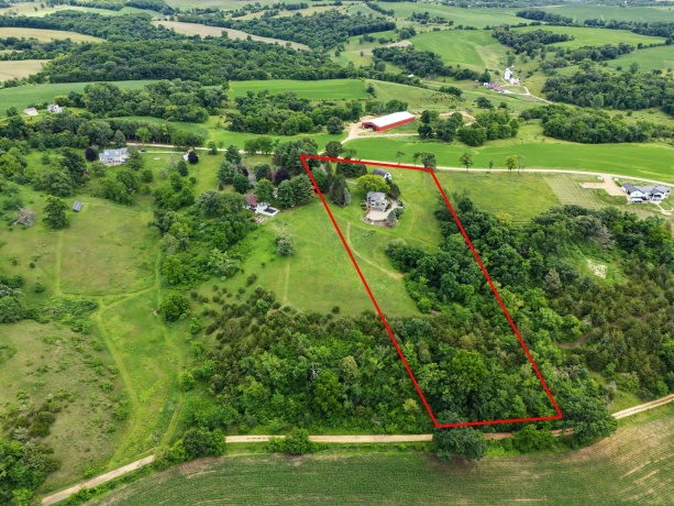 10 Snipe Hollow, ELIZABETH, Illinois 61028, 3 Bedrooms Bedrooms, ,2 BathroomsBathrooms,House,For Sale,Snipe Hollow,202603974