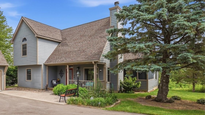 6 Beacon, GALENA, Illinois 61036, 3 Bedrooms Bedrooms, ,2 BathroomsBathrooms,House,For Sale,Beacon,202603976