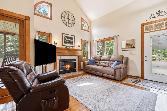 6 Beacon, GALENA, Illinois 61036, 3 Bedrooms Bedrooms, ,2 BathroomsBathrooms,House,For Sale,Beacon,202603976