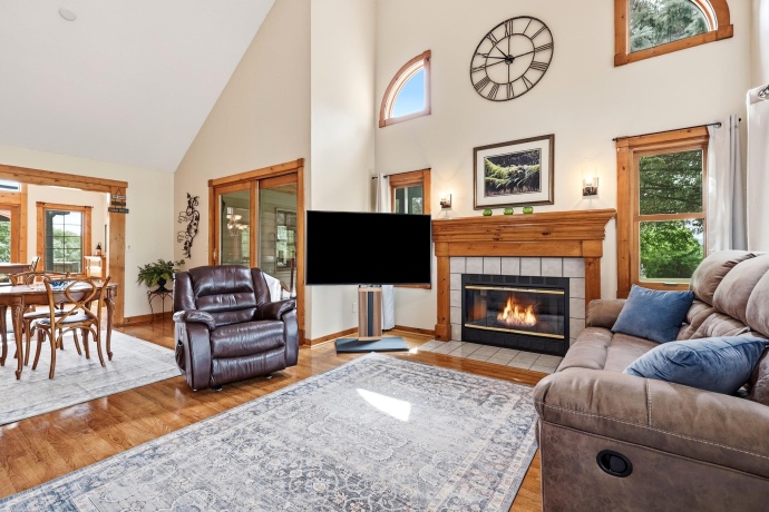 6 Beacon, GALENA, Illinois 61036, 3 Bedrooms Bedrooms, ,2 BathroomsBathrooms,House,For Sale,Beacon,202603976