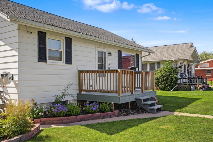 303 Elm, HANOVER, Illinois 61041, 3 Bedrooms Bedrooms, ,2 BathroomsBathrooms,House,For Sale,Elm,202603979