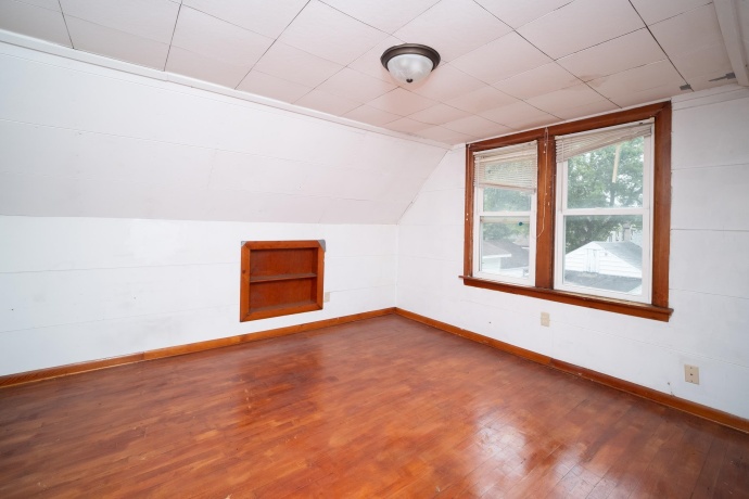 129 Riverside, LOVES PARK, Illinois 61111, 3 Bedrooms Bedrooms, ,1 BathroomBathrooms,House,For Sale,Riverside,202603980