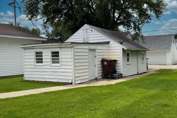 129 Riverside, LOVES PARK, Illinois 61111, 3 Bedrooms Bedrooms, ,1 BathroomBathrooms,House,For Sale,Riverside,202603980