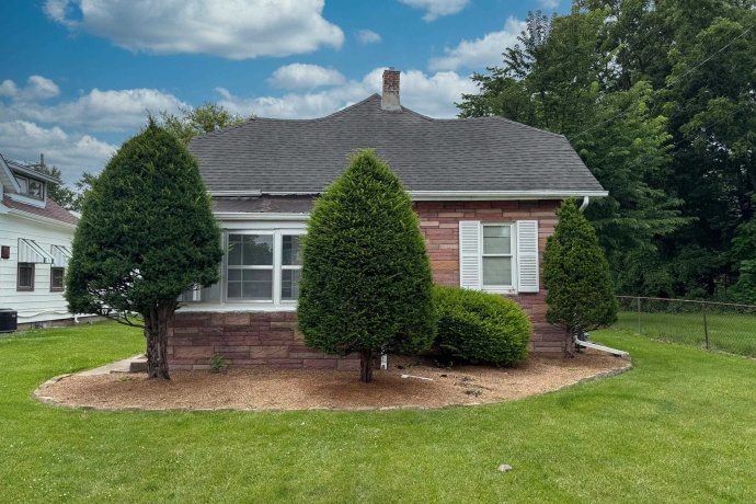 129 Riverside, LOVES PARK, Illinois 61111, 3 Bedrooms Bedrooms, ,1 BathroomBathrooms,House,For Sale,Riverside,202603980