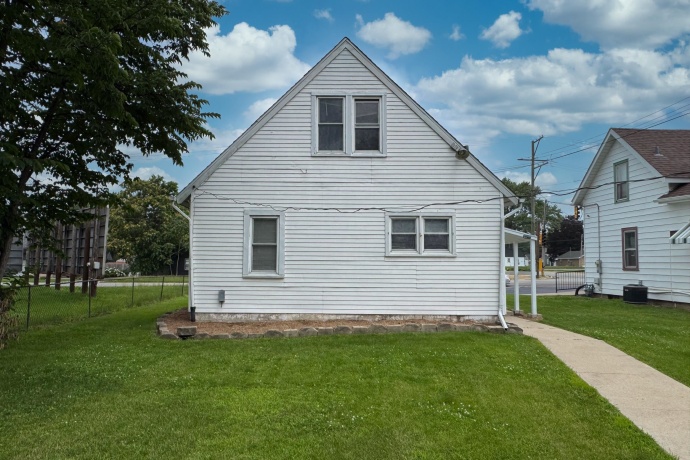 129 Riverside, LOVES PARK, Illinois 61111, 3 Bedrooms Bedrooms, ,1 BathroomBathrooms,House,For Sale,Riverside,202603980