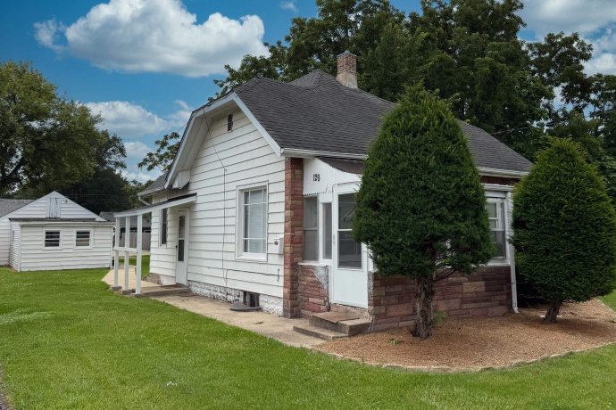 129 Riverside, LOVES PARK, Illinois 61111, 3 Bedrooms Bedrooms, ,1 BathroomBathrooms,House,For Sale,Riverside,202603980