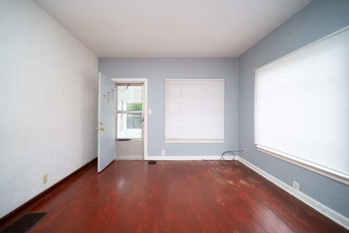 129 Riverside, LOVES PARK, Illinois 61111, 3 Bedrooms Bedrooms, ,1 BathroomBathrooms,House,For Sale,Riverside,202603980
