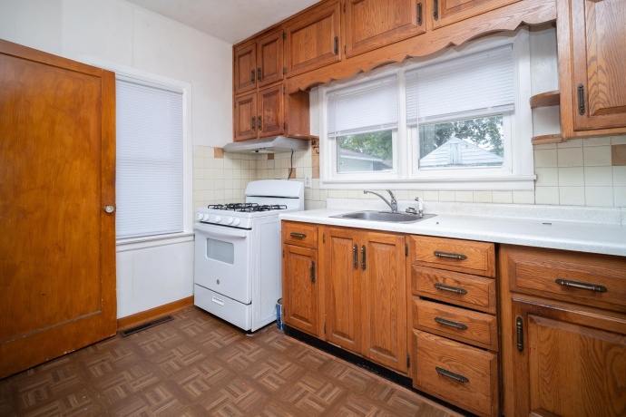 129 Riverside, LOVES PARK, Illinois 61111, 3 Bedrooms Bedrooms, ,1 BathroomBathrooms,House,For Sale,Riverside,202603980