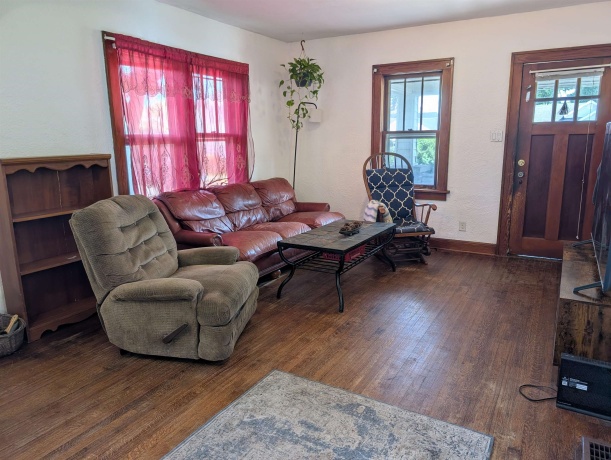 814 Hamilton, FREEPORT, Illinois 61032, 3 Bedrooms Bedrooms, ,1 BathroomBathrooms,House,For Sale,Hamilton,202603983