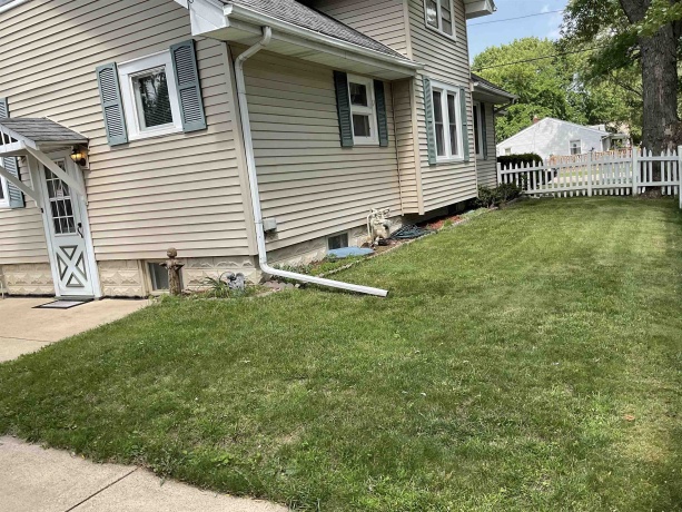 2002 RIDGE, ROCKFORD, Illinois 61103, 4 Bedrooms Bedrooms, ,1 BathroomBathrooms,House,For Sale,RIDGE,202603986