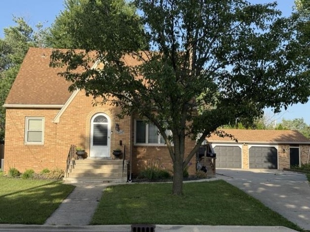 1500 Tonti, LaSalle, Illinois 61301, 4 Bedrooms Bedrooms, ,3 BathroomsBathrooms,House,For Sale,Tonti,202603991