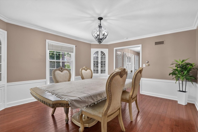 724 Reynolds, ROCKFORD, Illinois 61103, 5 Bedrooms Bedrooms, ,2 BathroomsBathrooms,House,For Sale,Reynolds,202603993