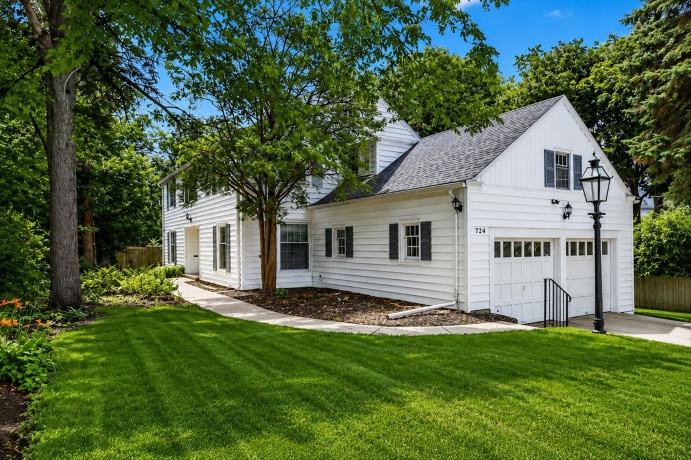 724 Reynolds, ROCKFORD, Illinois 61103, 5 Bedrooms Bedrooms, ,2 BathroomsBathrooms,House,For Sale,Reynolds,202603993