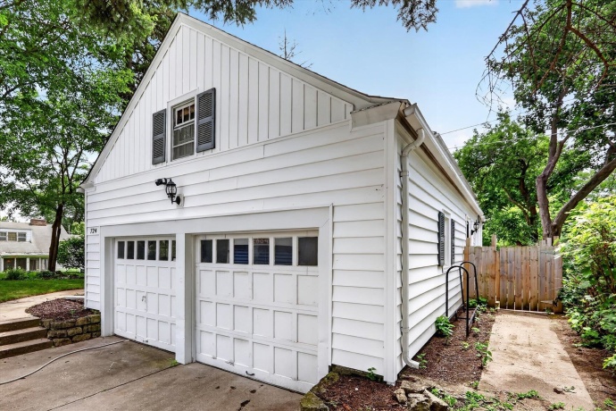 724 Reynolds, ROCKFORD, Illinois 61103, 5 Bedrooms Bedrooms, ,2 BathroomsBathrooms,House,For Sale,Reynolds,202603993