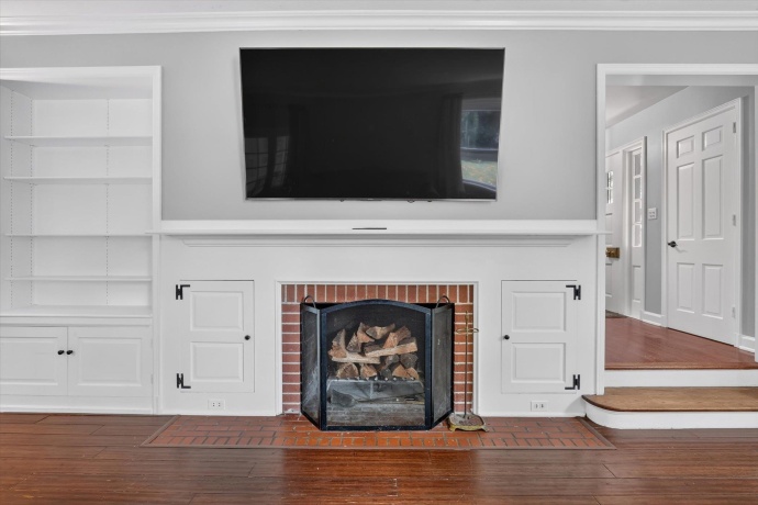 724 Reynolds, ROCKFORD, Illinois 61103, 5 Bedrooms Bedrooms, ,2 BathroomsBathrooms,House,For Sale,Reynolds,202603993