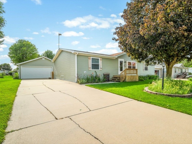 8652 Springwood, ROSCOE, Illinois 61073, 3 Bedrooms Bedrooms, ,2 BathroomsBathrooms,House,For Sale,Springwood,202603996