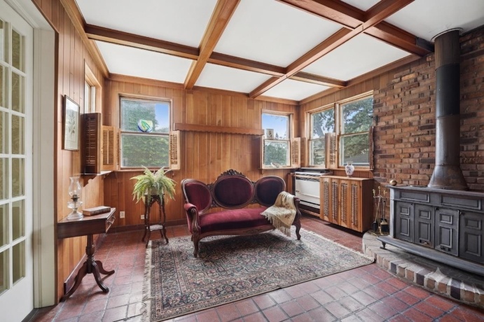 214 State, ELGIN, Illinois 60123, 8 Bedrooms Bedrooms, ,3 BathroomsBathrooms,House,For Sale,State,202603997
