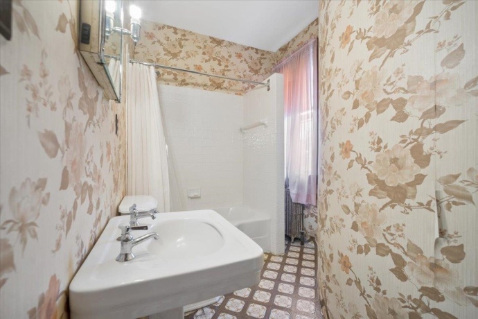 214 State, ELGIN, Illinois 60123, 8 Bedrooms Bedrooms, ,3 BathroomsBathrooms,House,For Sale,State,202603997