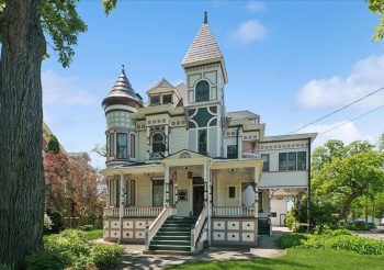 214 State, ELGIN, Illinois 60123, 8 Bedrooms Bedrooms, ,3 BathroomsBathrooms,House,For Sale,State,202603997