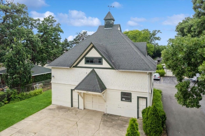 214 State, ELGIN, Illinois 60123, 8 Bedrooms Bedrooms, ,3 BathroomsBathrooms,House,For Sale,State,202603997