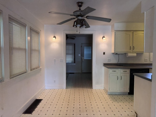 612 Ellis, ROCKFORD, Illinois 61103, 3 Bedrooms Bedrooms, ,1 BathroomBathrooms,House,For Sale,Ellis,202603998