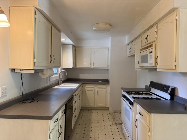 612 Ellis, ROCKFORD, Illinois 61103, 3 Bedrooms Bedrooms, ,1 BathroomBathrooms,House,For Sale,Ellis,202603998