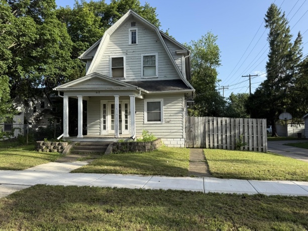 612 Ellis, ROCKFORD, Illinois 61103, 3 Bedrooms Bedrooms, ,1 BathroomBathrooms,House,For Sale,Ellis,202603998