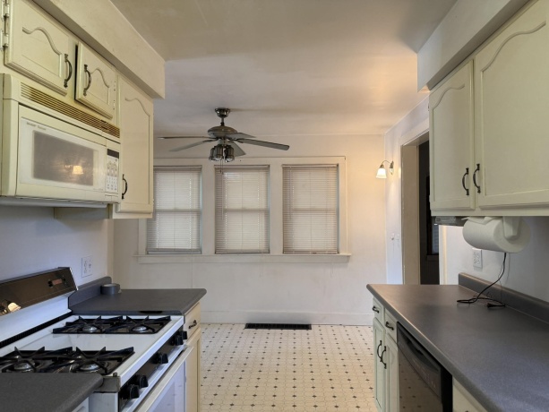 612 Ellis, ROCKFORD, Illinois 61103, 3 Bedrooms Bedrooms, ,1 BathroomBathrooms,House,For Sale,Ellis,202603998