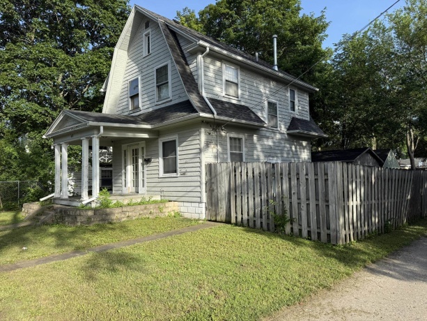 612 Ellis, ROCKFORD, Illinois 61103, 3 Bedrooms Bedrooms, ,1 BathroomBathrooms,House,For Sale,Ellis,202603998