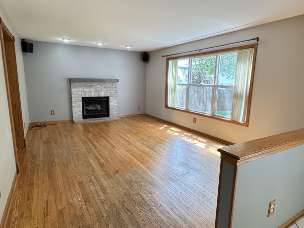 607 Jamestown, BELVIDERE, Illinois 61008, 4 Bedrooms Bedrooms, ,2 BathroomsBathrooms,House,For Sale,Jamestown,202604007