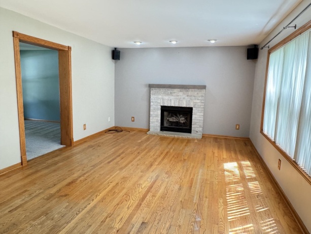 607 Jamestown, BELVIDERE, Illinois 61008, 4 Bedrooms Bedrooms, ,2 BathroomsBathrooms,House,For Sale,Jamestown,202604007